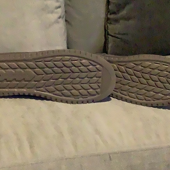 Koolaburra Grey Suede Boots size 11 - Picture 3 of 5